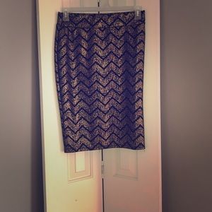 Shimmering Pencil skirt.